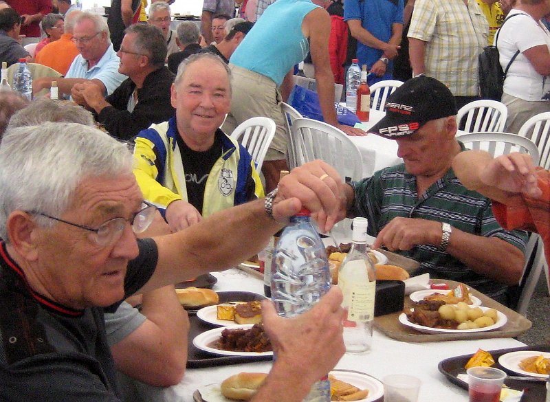 2010-08-20 12 Plouay Repas.JPG
